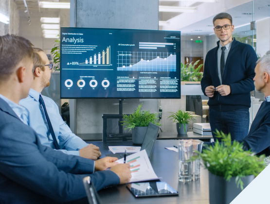 Investor presentation and performance dashboard